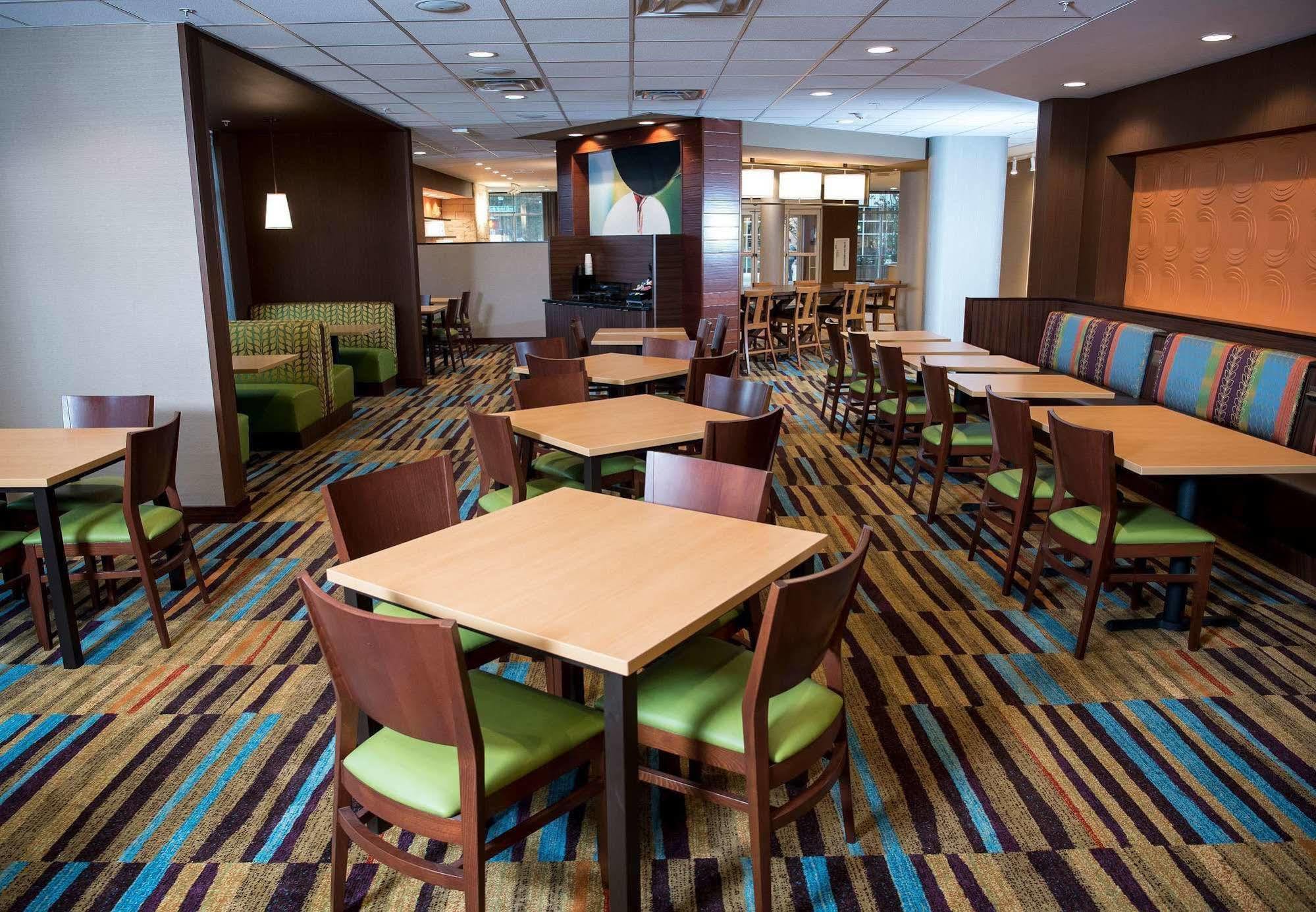 Fairfield Inn & Suites By Marriott Cincinnati Uptown/University Area מראה חיצוני תמונה